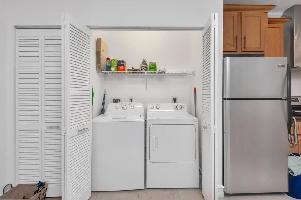 Peaceful Hideaway Half Mile To Pet Friendly * Lake Worth Beach