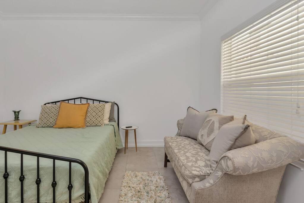 Apartment Peaceful Hideaway Half Mile To Pet Friendly