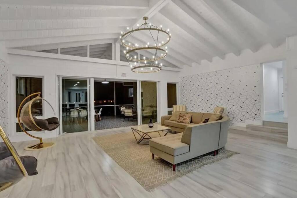 Villa 4k Sqft Heated Pool Hollywood