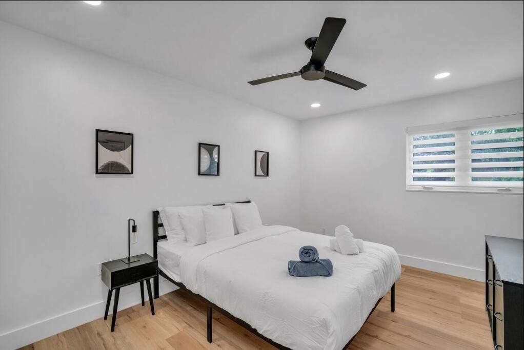 Villa 4k Sqft Heated Pool Hollywood
