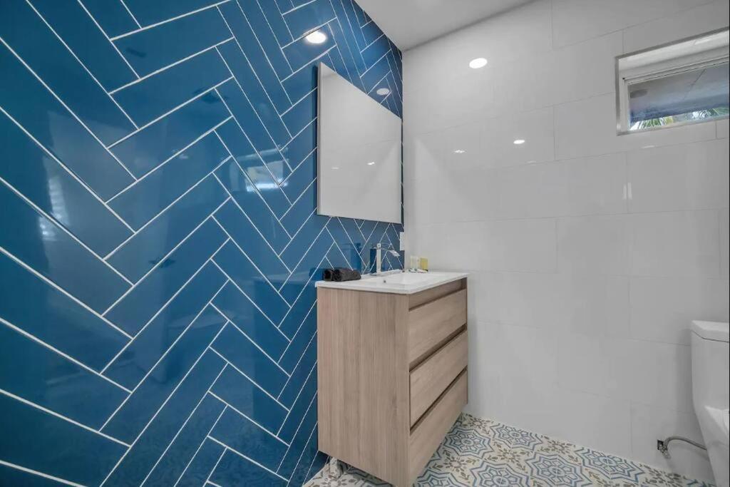 Villa 4k Sqft Heated Pool Hollywood