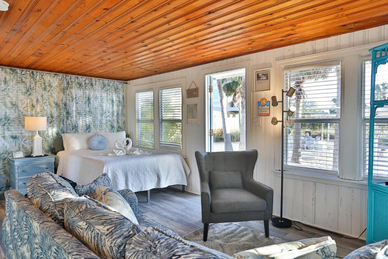 5 - Seahorse Cottages * St. Pete Beach