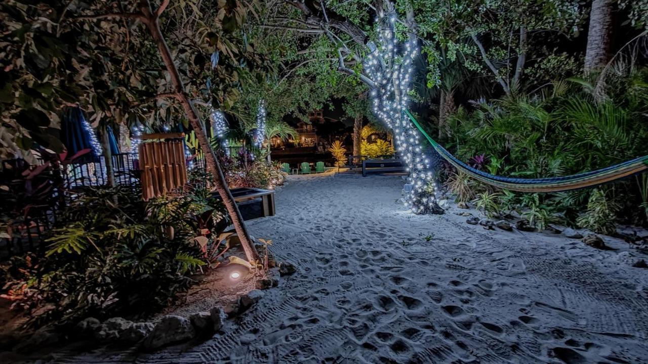 Tahitian Motel Treasure Island