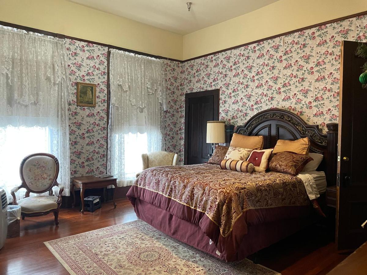 Grand Gables Bed & Breakfast