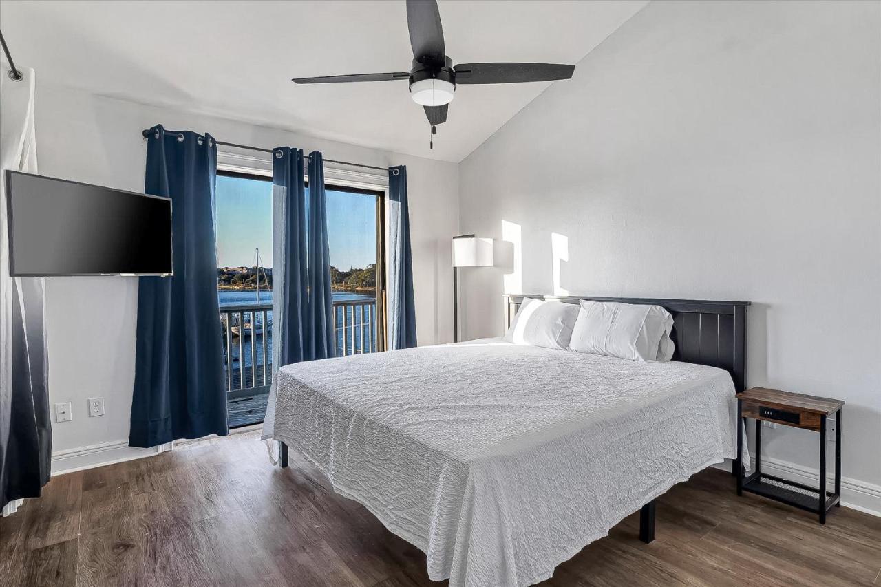 Commodore's Landing 204 * Fort Walton Beach