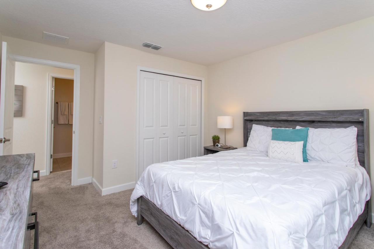 Luxurious Decor 4 Bd W/ Pool Close To 4820 Holiday home Kissimmee