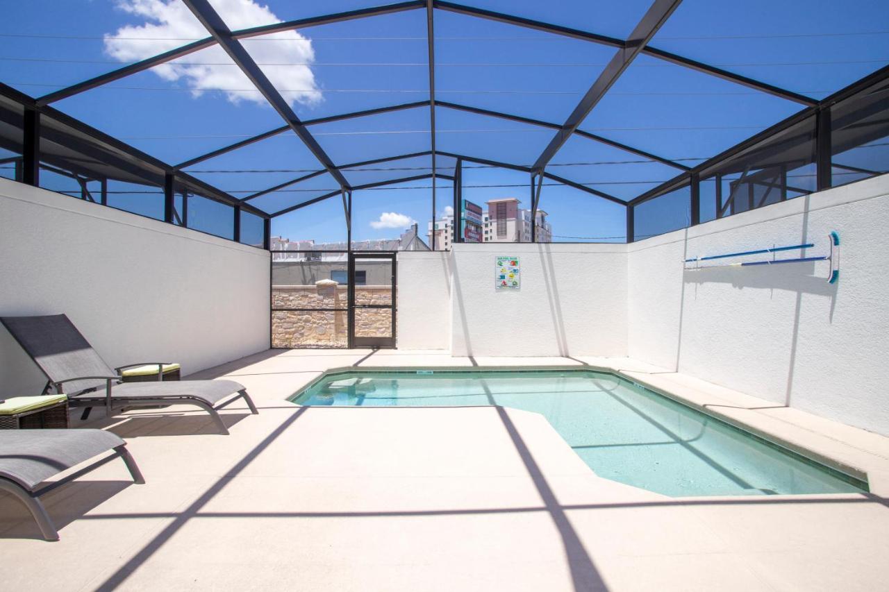 Ravishing Four Bd W/ Pool Close To 4947