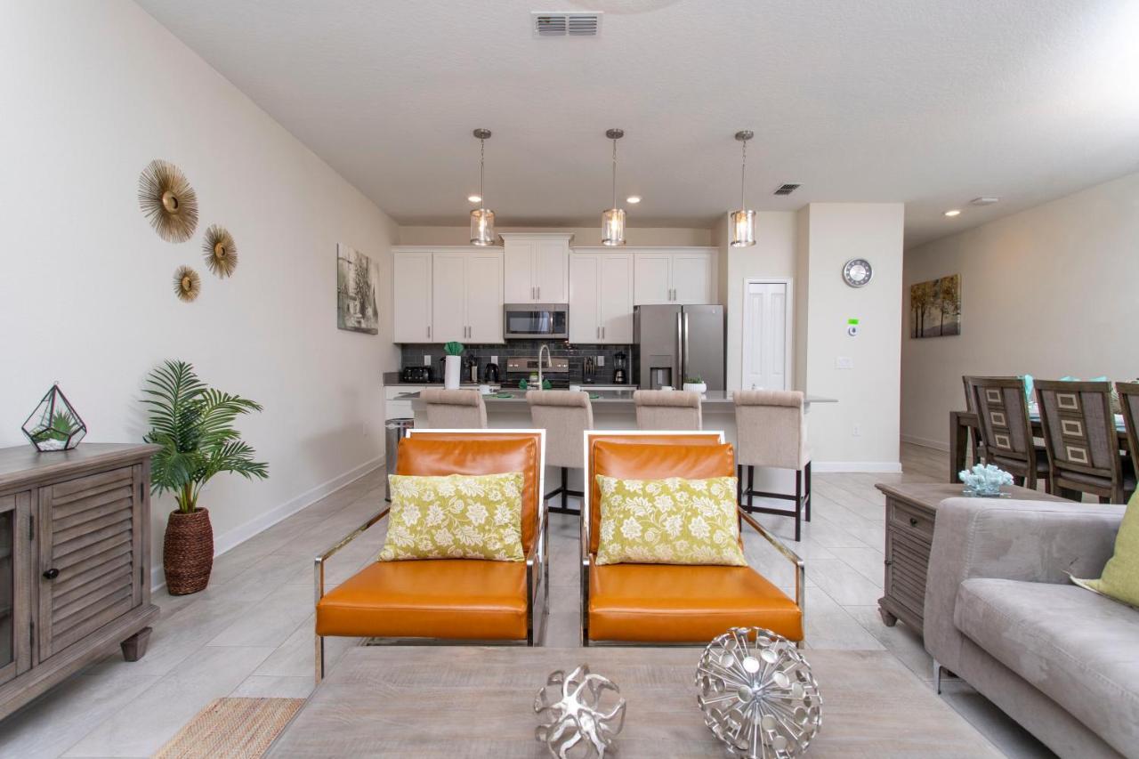 Luxurious Decor 4 Bd W/ Pool Close To 4820
