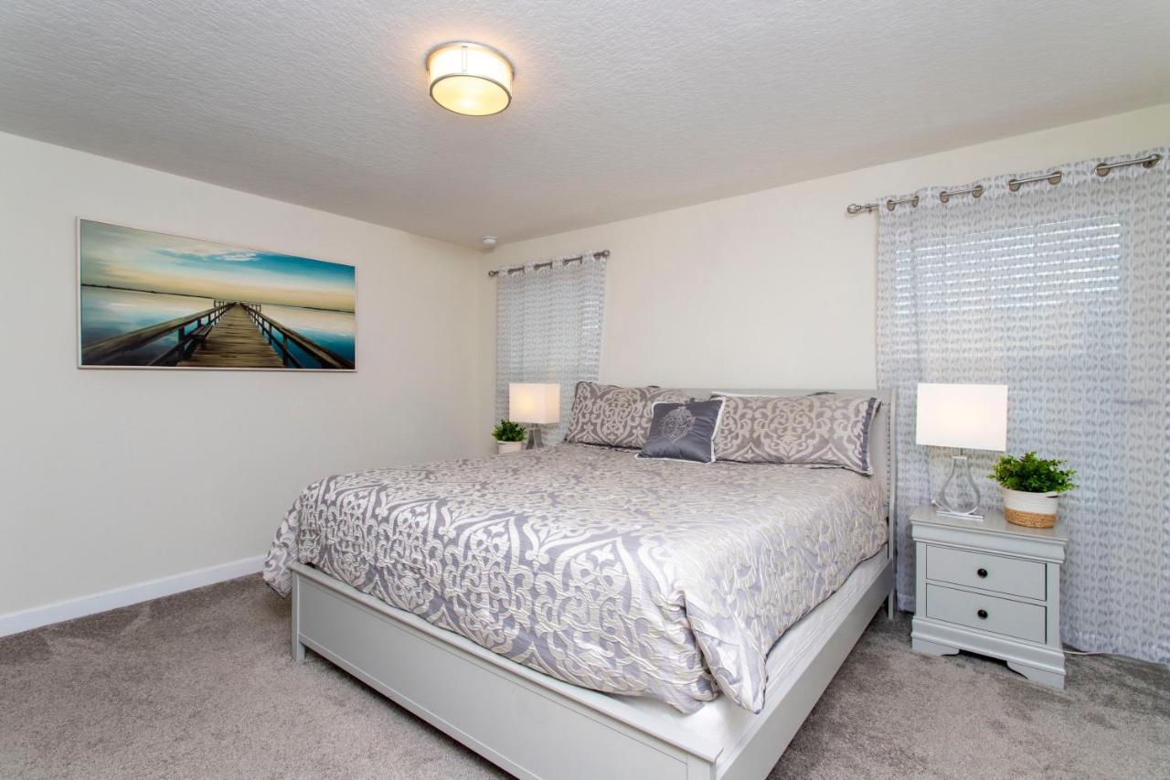 Luxurious Decor 4 Bd W/ Pool Close To 4820 Holiday home Kissimmee