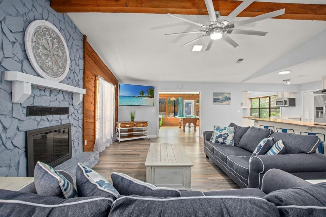 The Flip Flop Stop - Private Heated Pool, Pool House, Backyard Oasis And Game *
