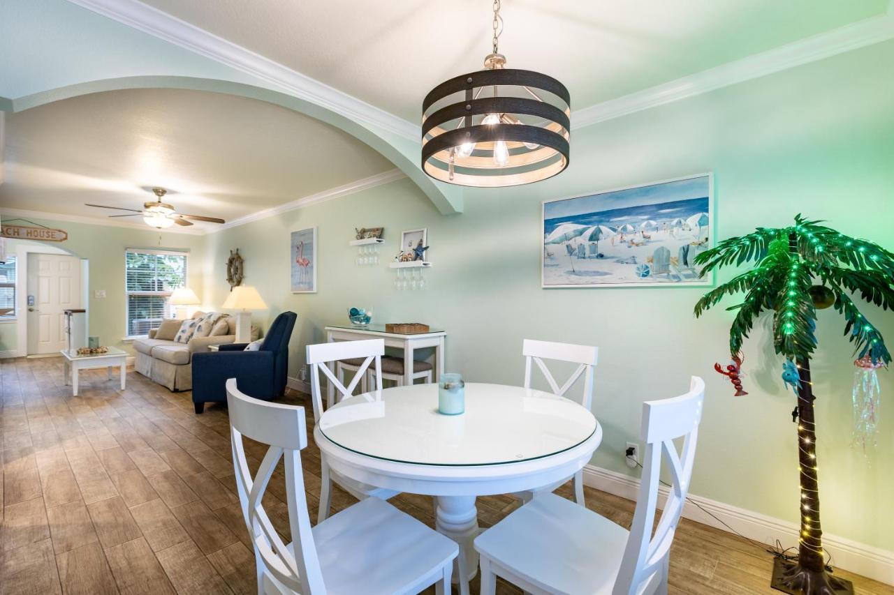 Gorgeous Coastal Barefoot Beach Indian Shore Apartment Clearwater Beach