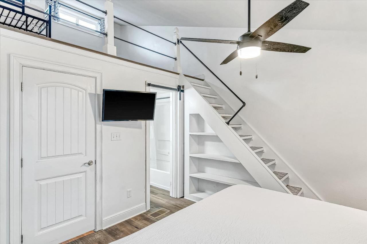 Commodore's Landing 204 * Fort Walton Beach