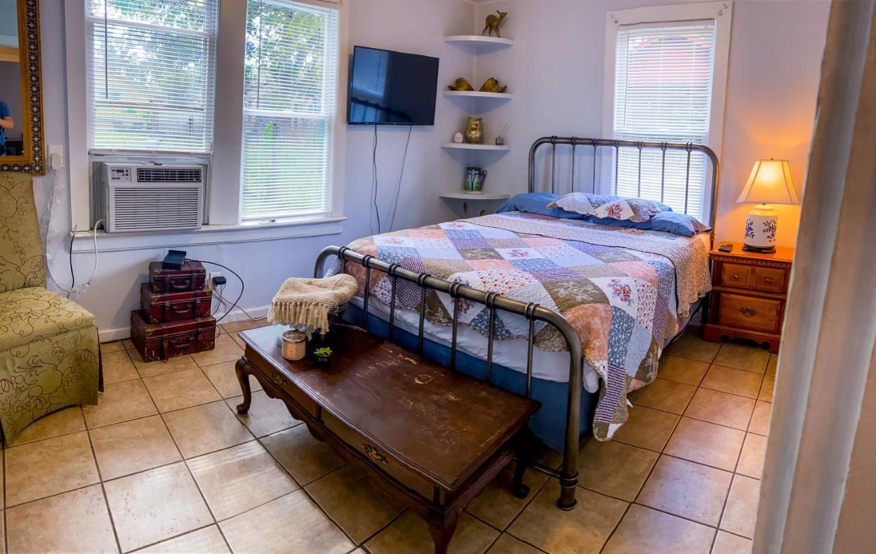 Private In With Fenced Yard, Piano, Location, Pets Welcome *