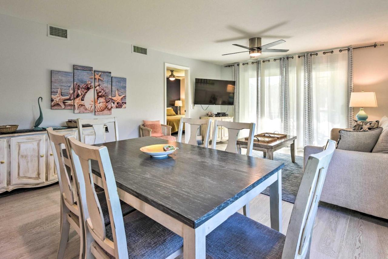 Apartment Walk To With Pool And Patio In Sarasota!
