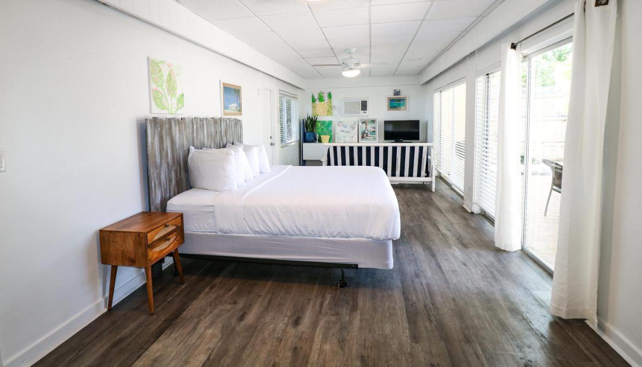Resort Drop Anchor & Marina