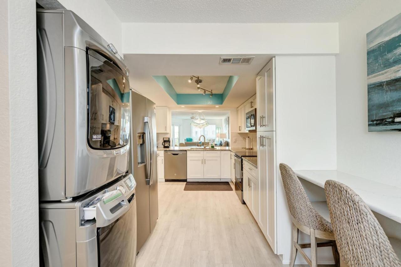 Absolute Anna Maria-private Access-heated Pool-water Views From Every Apartment