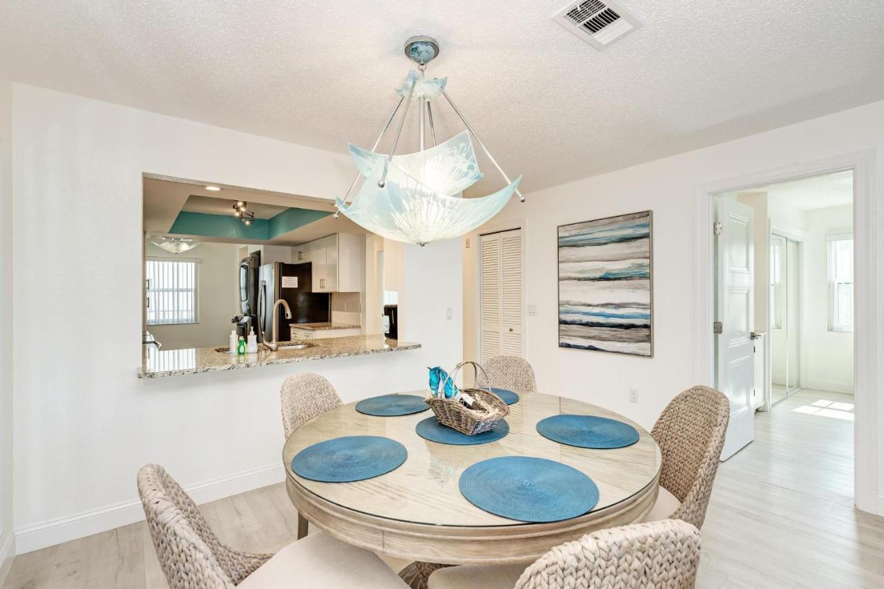 Absolute Anna Maria-private Access-heated Pool-water Views From Every Apartment *