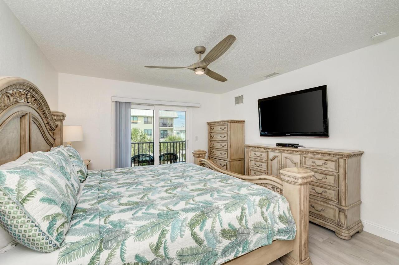 Absolute Anna Maria-private Access-heated Pool-water Views From Every Apartment