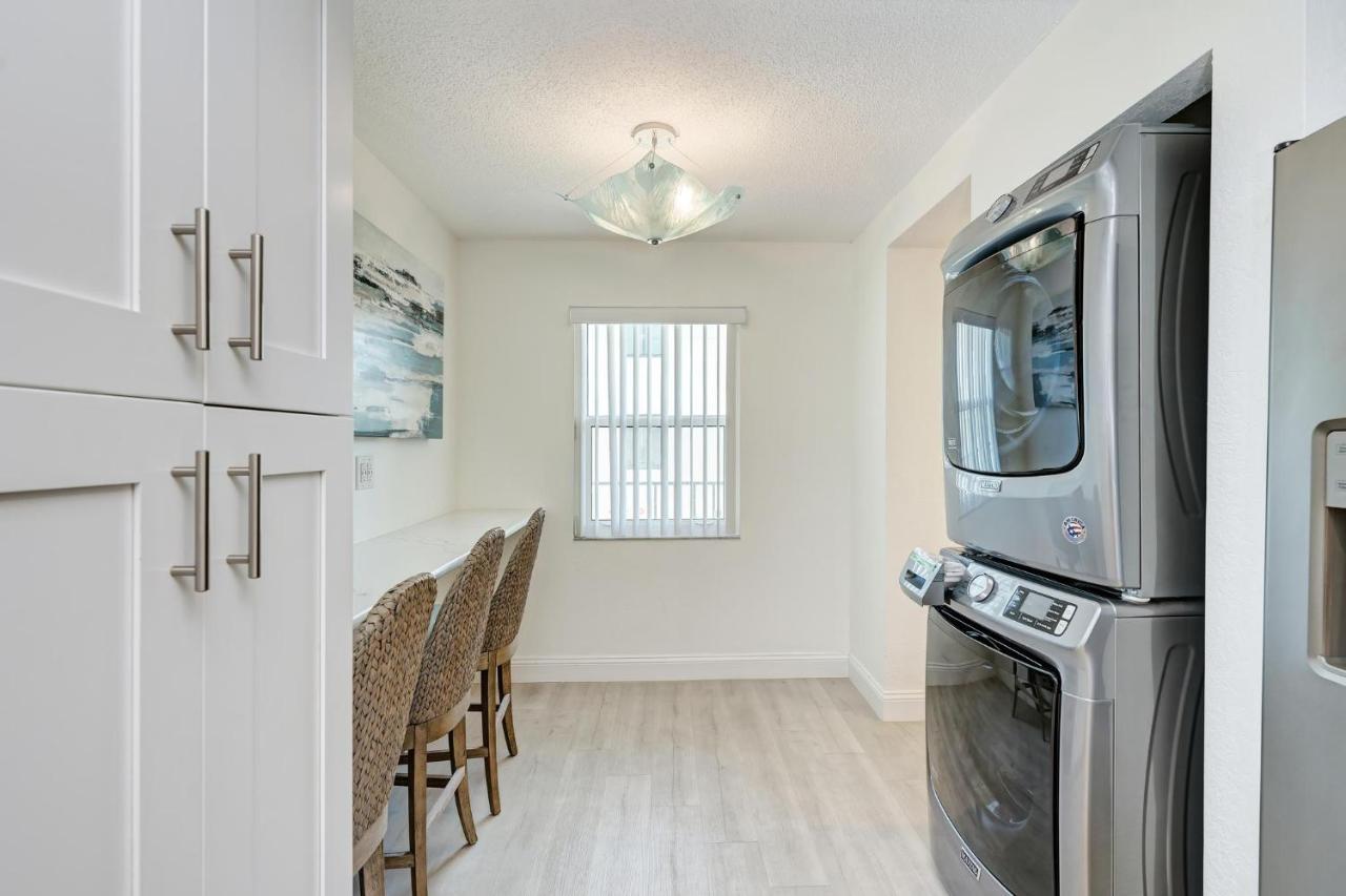 Absolute Anna Maria-private Access-heated Pool-water Views From Every Apartment *