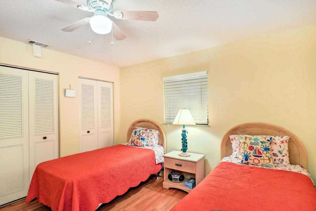 Waterfront Port St Lucie With Lanai And Pool Holiday home