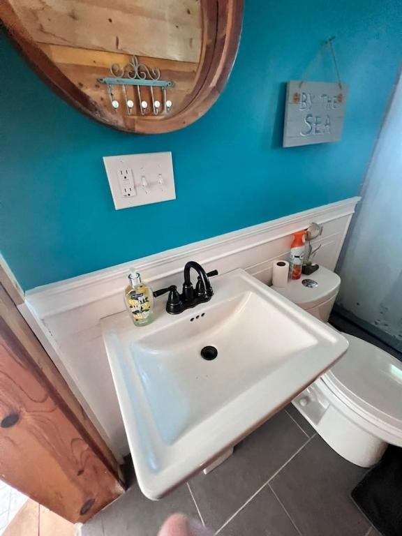 Waterfront Mid Century - Close To Beach - 2 Bedroom 3 Ba Holiday home