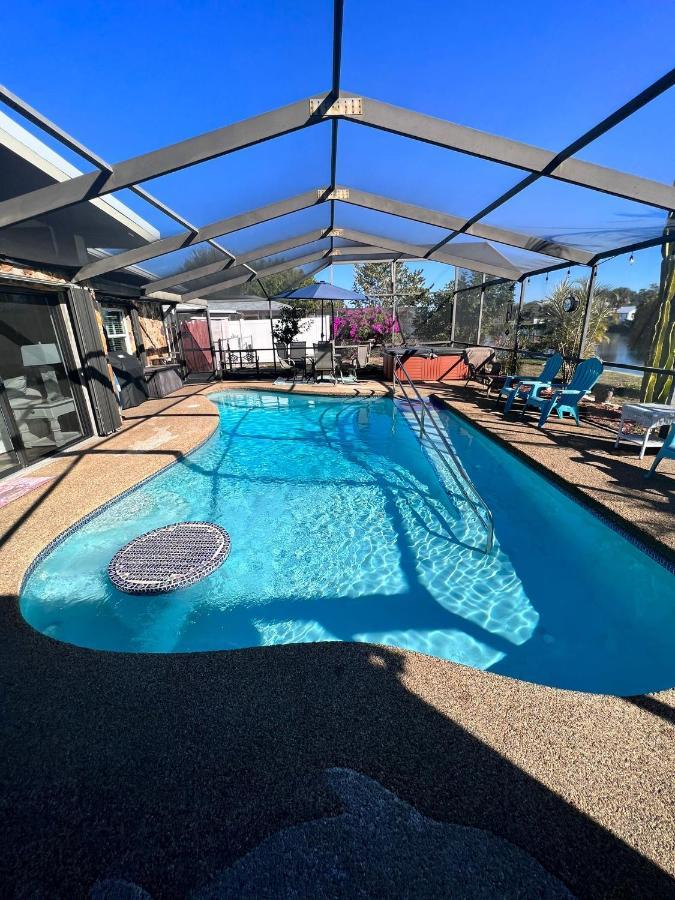 Waterfront Mid Century - Close To Beach - 2 Bedroom 3 Ba *