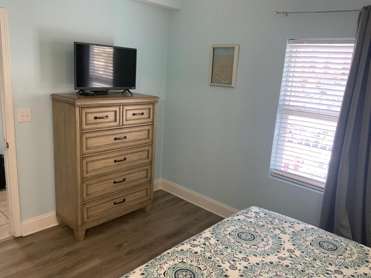 Apartment Laketown 5 Pools Steps To Family Friendly