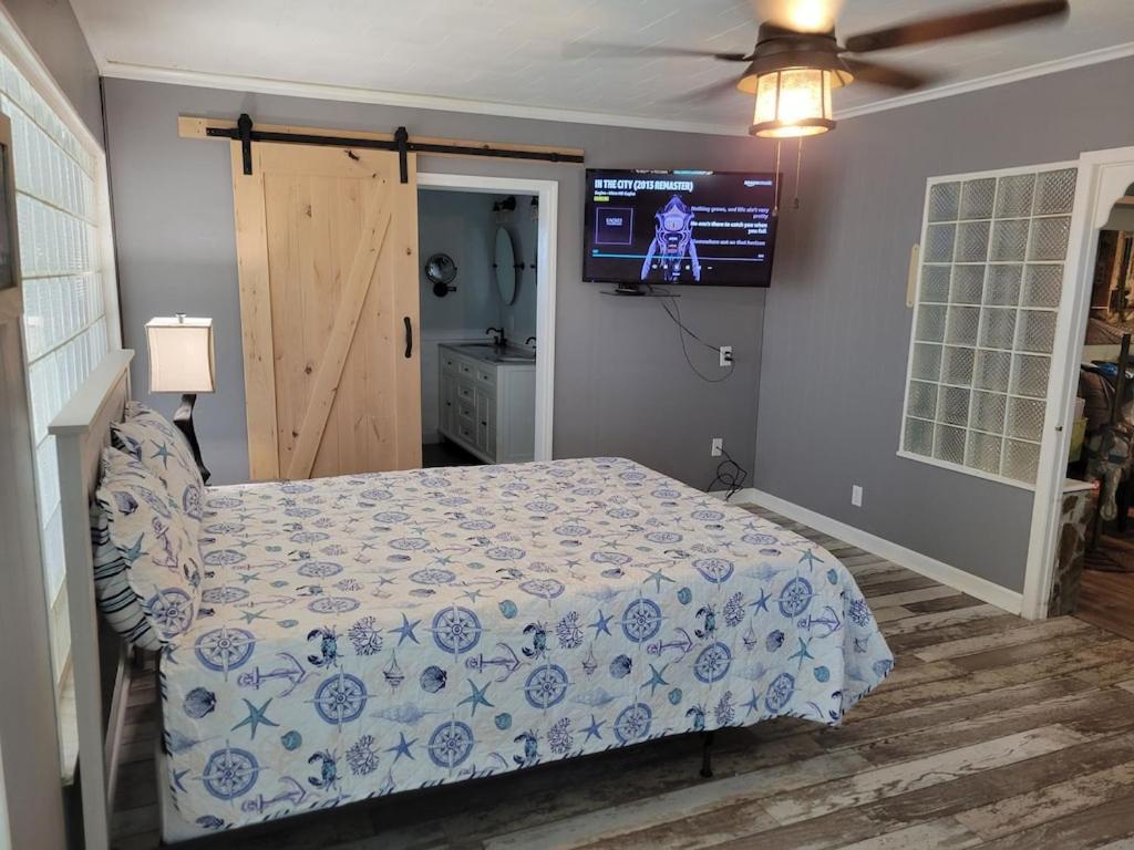 Waterfront Mid Century - Close To Beach - 2 Bedroom 3 Ba Ruskin