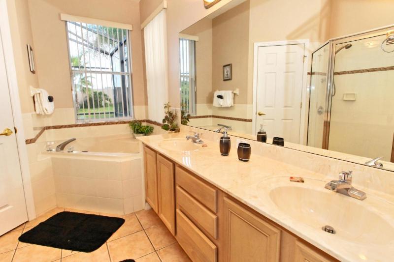 Calabay Parc At Tower Lake - 4 Bed 3 Baths Holiday home