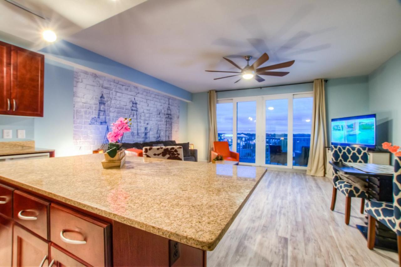 Laketown Wharf 535 By Aneliya Holiday home *