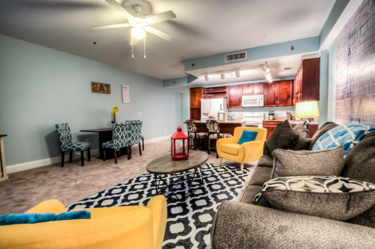 Laketown Wharf 537 By Aneliya