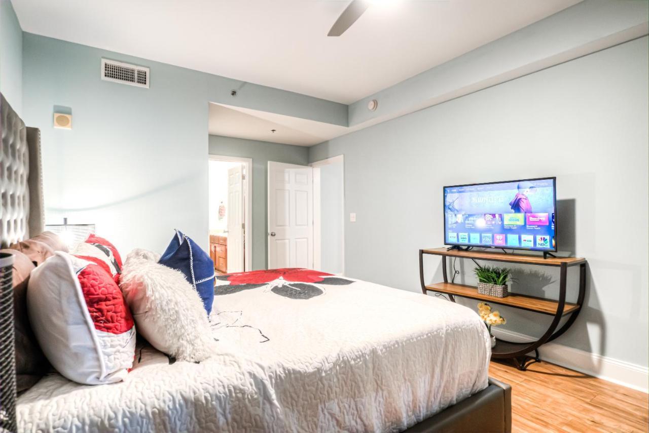 Laketown Wharf 631 By Aneliya *