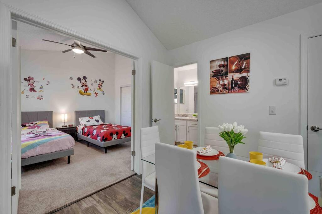 Stylish Themed Family Unit- 10 Mins Away Apartment Kissimmee