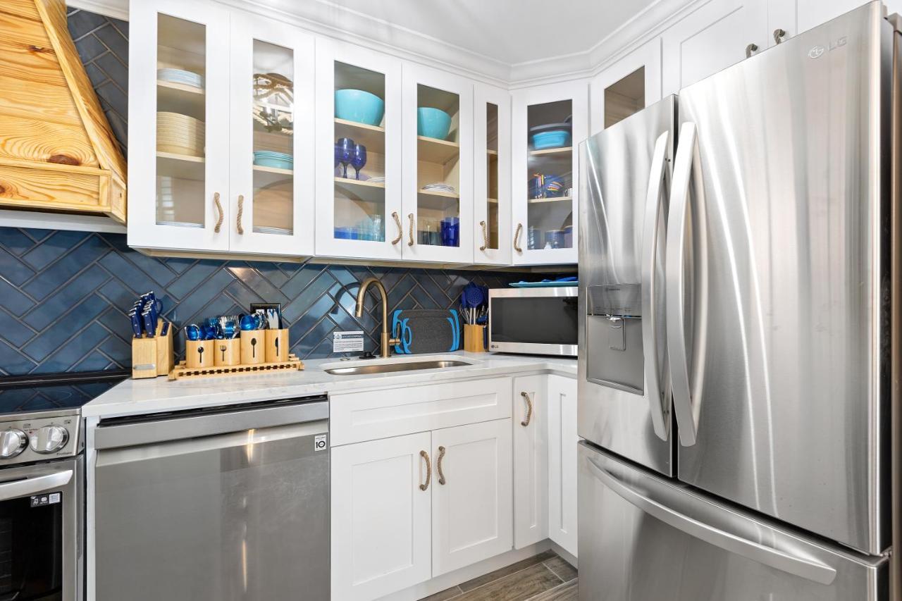 Apartment Premier 2bd Waterfront Barefoot Beach