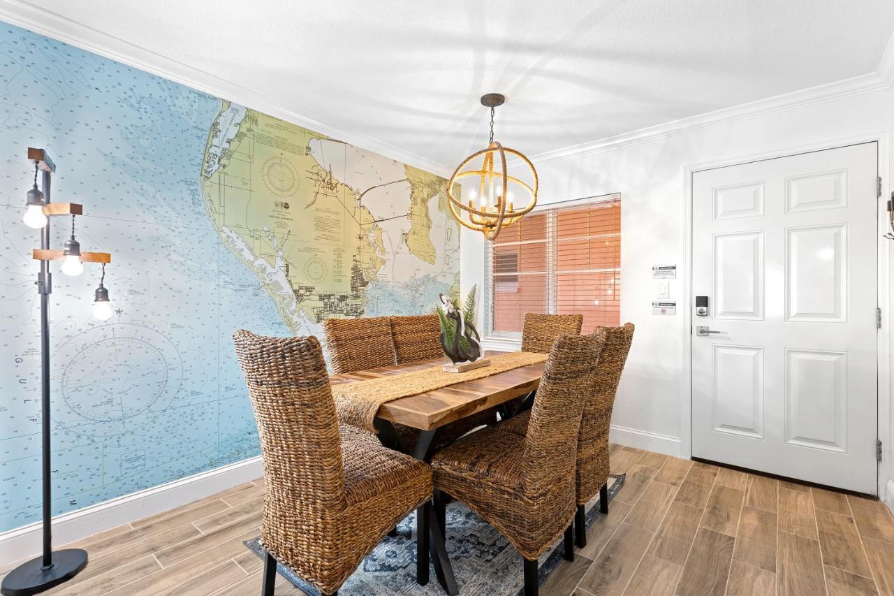 Premier 2bd Waterfront Barefoot Beach