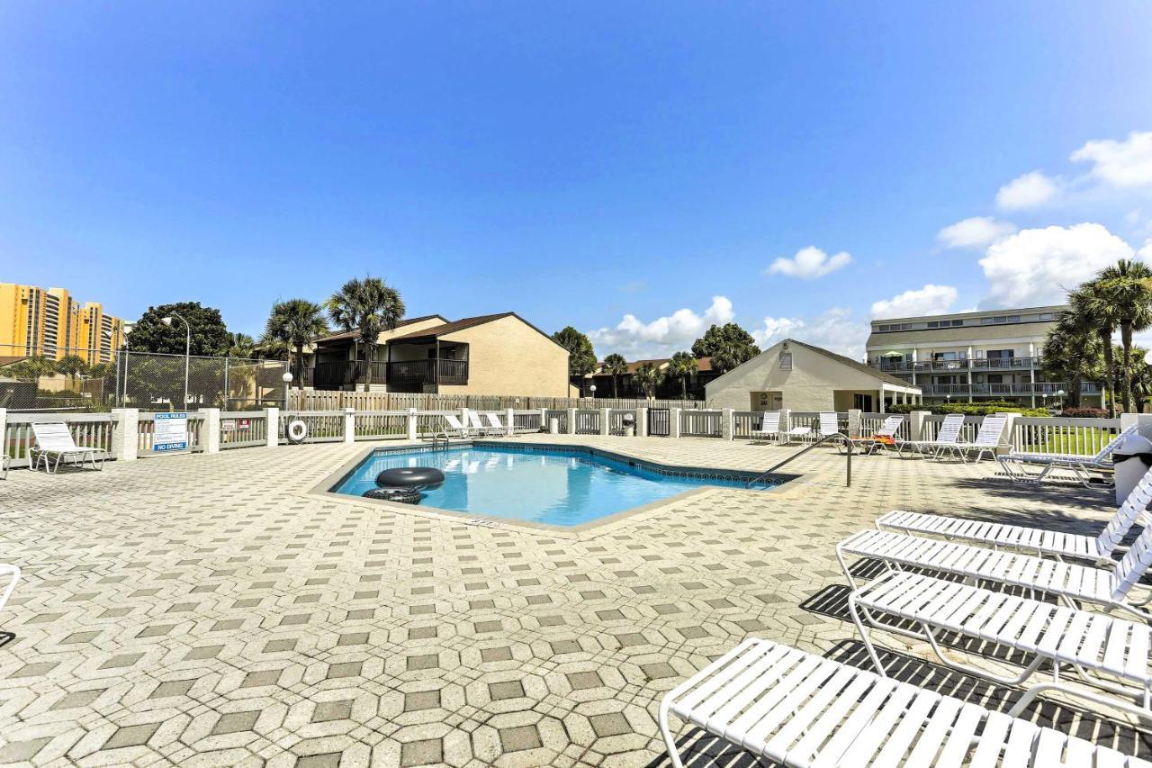 Pcb With Pool And Grill Access - Walk To Beach!