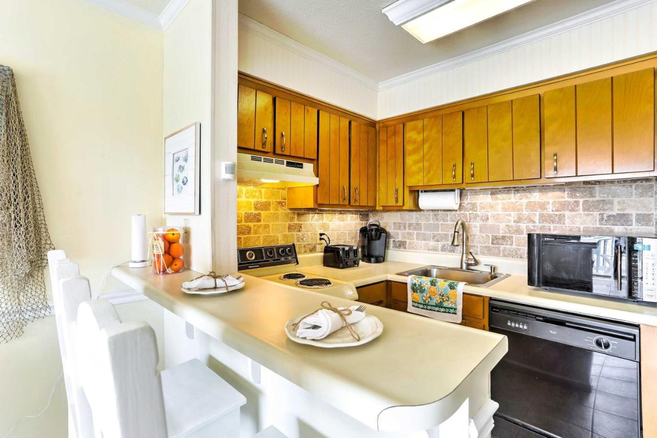 Pcb With Pool And Grill Access - Walk To Beach! Apartment *