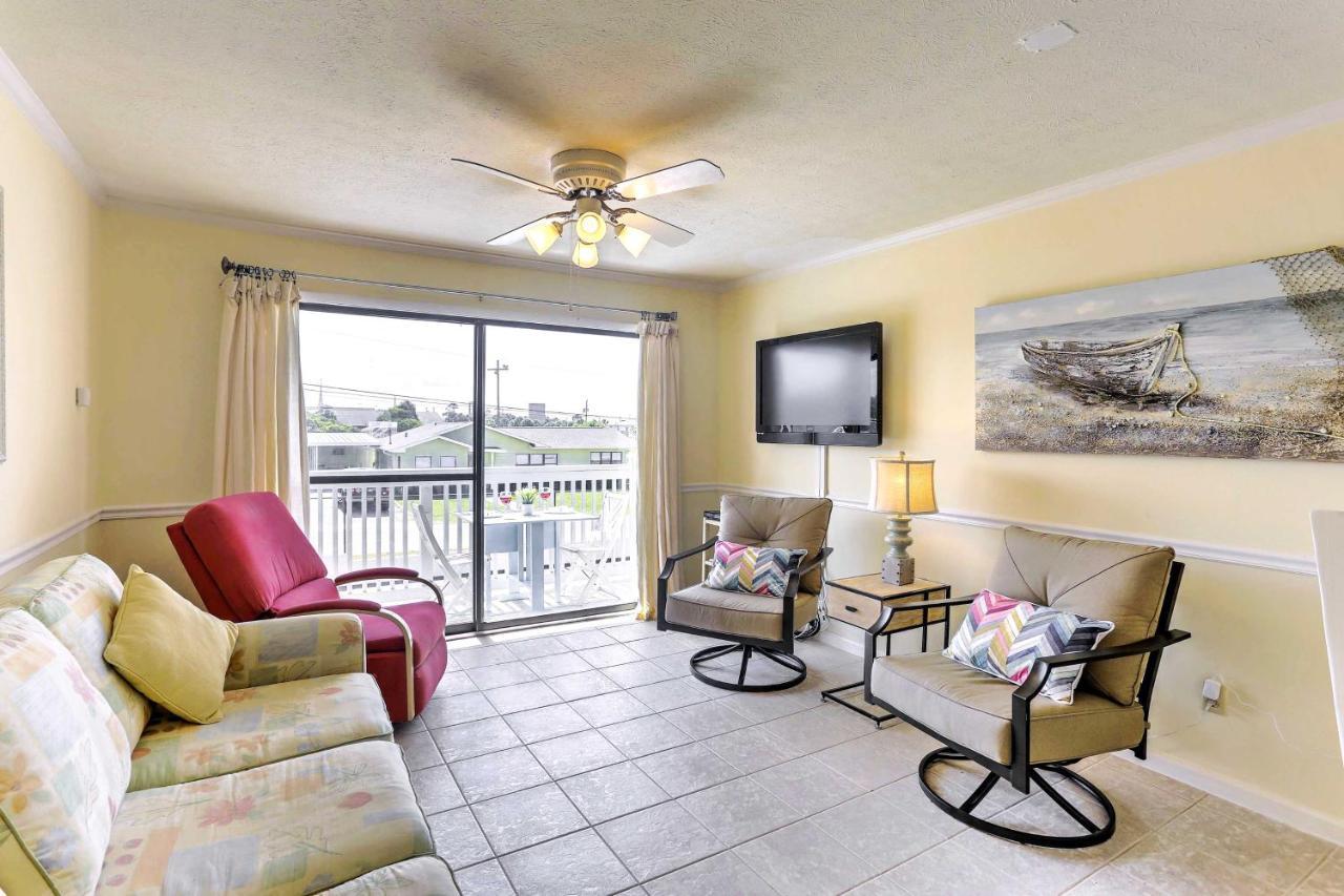 Pcb With Pool And Grill Access - Walk To Beach! *