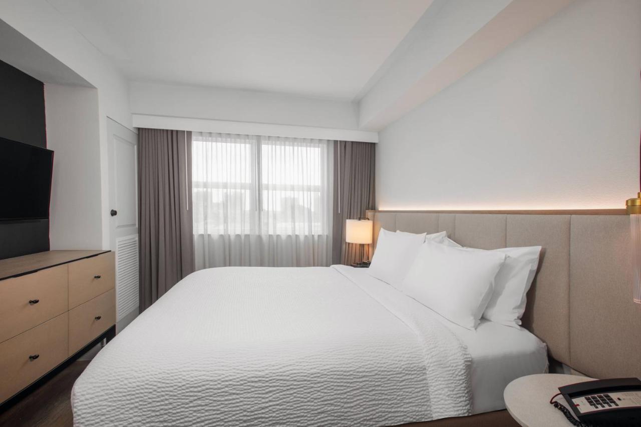 By Marriott Miami Mall Hotel