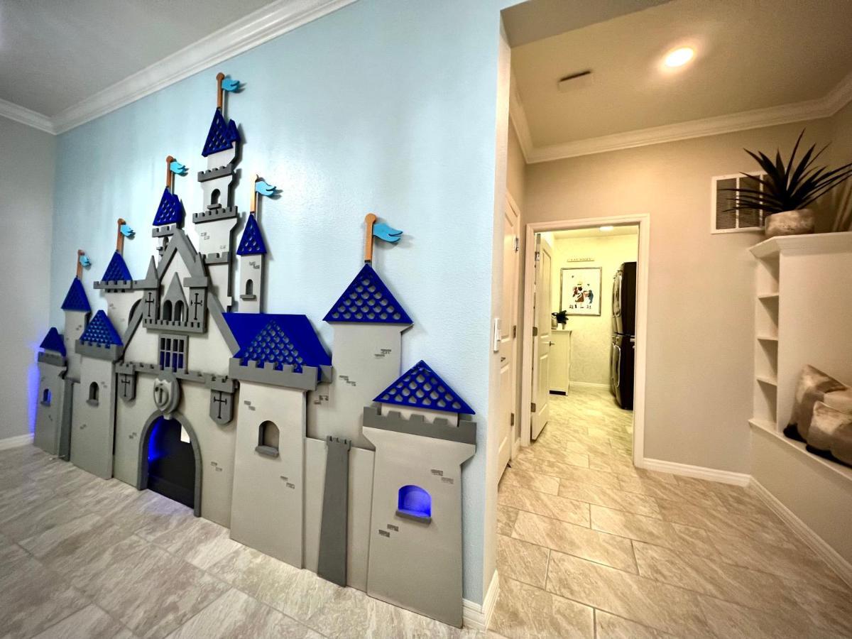 Spectacular! Disney/universal Themed Holiday home Davenport