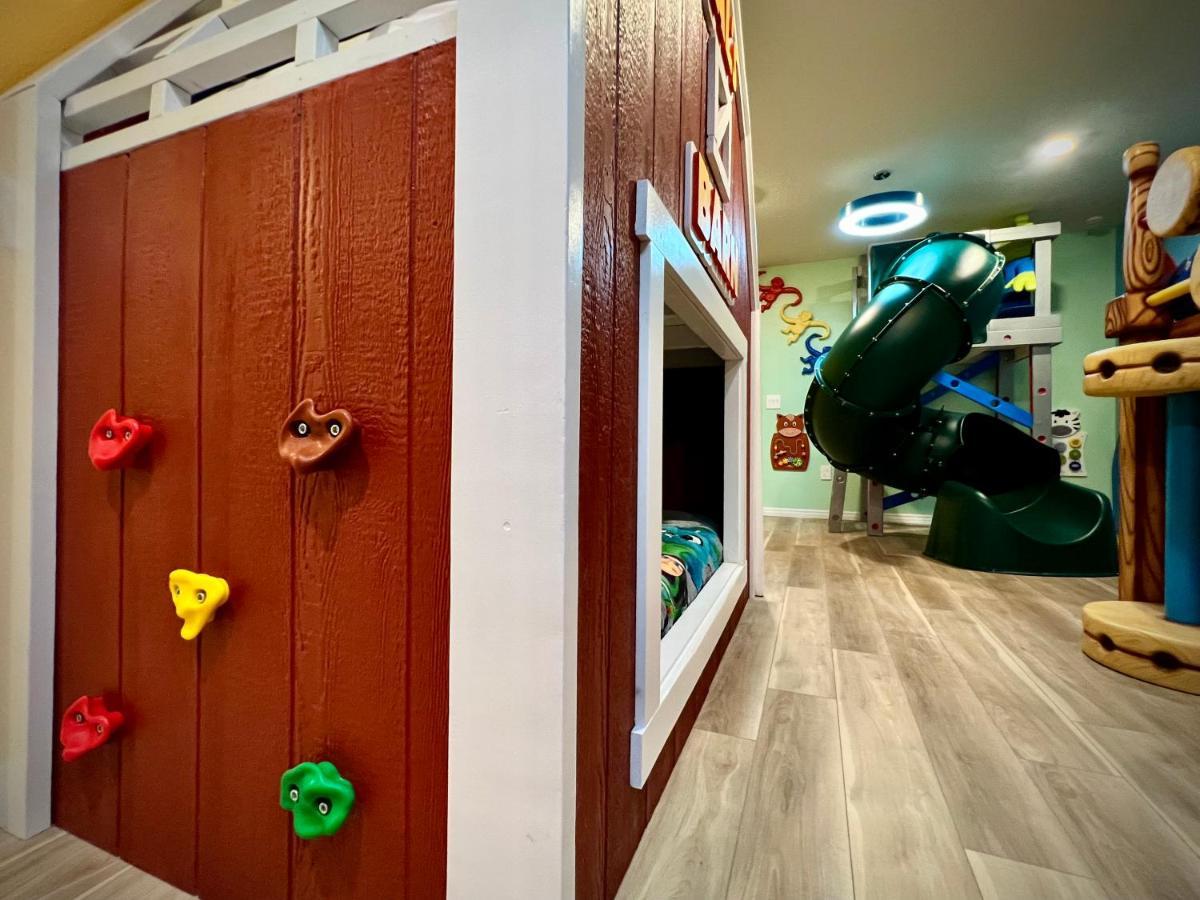 Spectacular! Disney/universal Themed Holiday home *