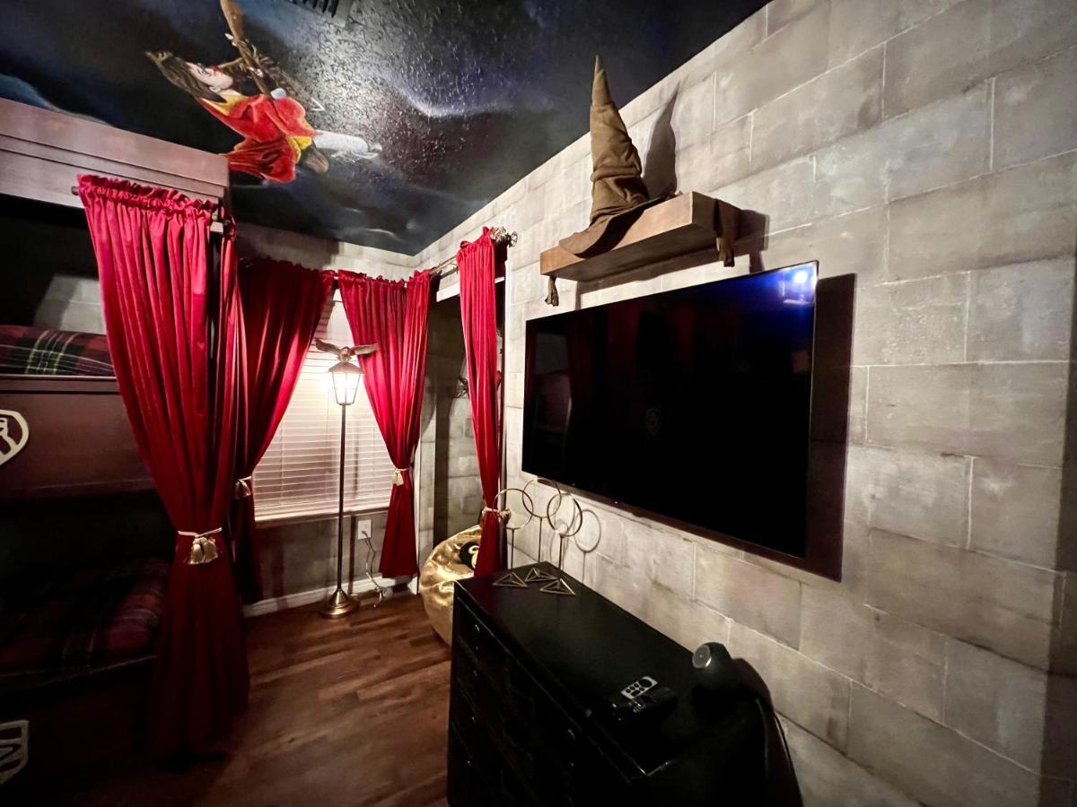 Holiday home Spectacular! Disney/universal Themed Davenport