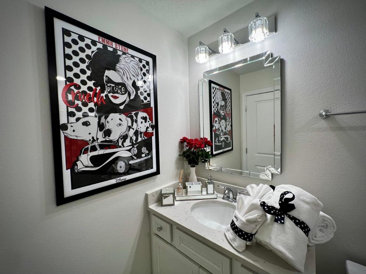 Spectacular! Disney/universal Themed