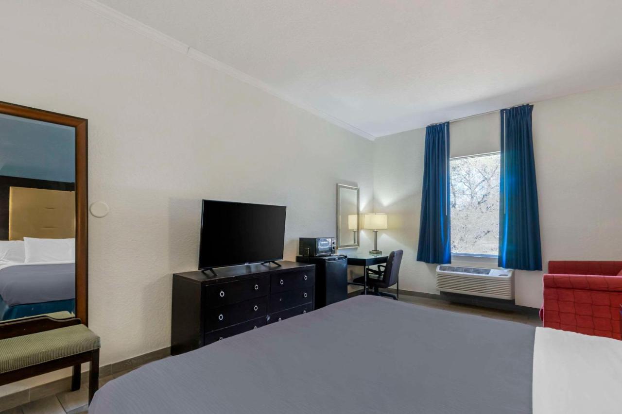 Rodeway Inn