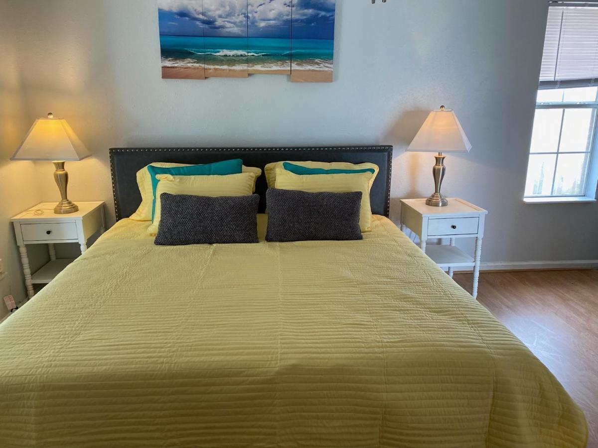 Holiday home Beautiful House Sleeps 12 - Hot Tub - Breakfast - Walk To *