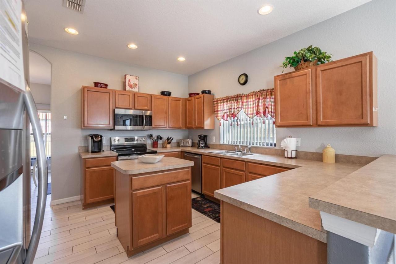 Lazy Breeze Villa- Pool-spa, Gameroom, Near Davenport