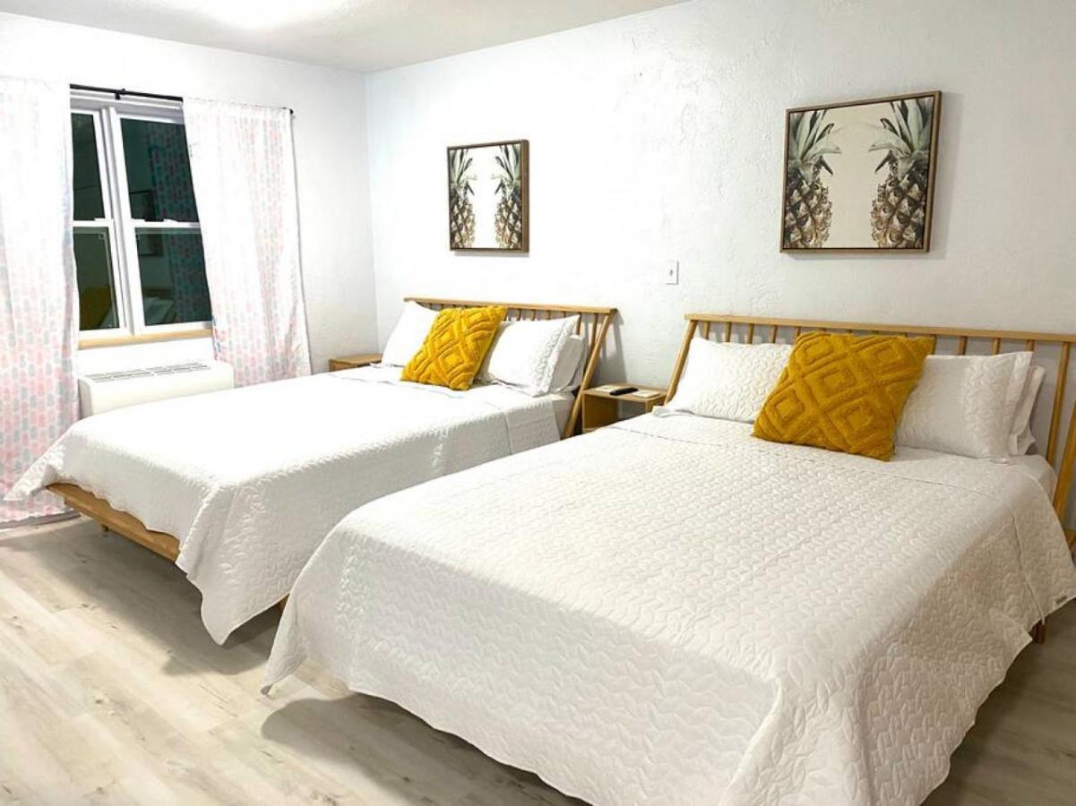 Pineapple Shores Retro 5 Apartment Daytona Beach
