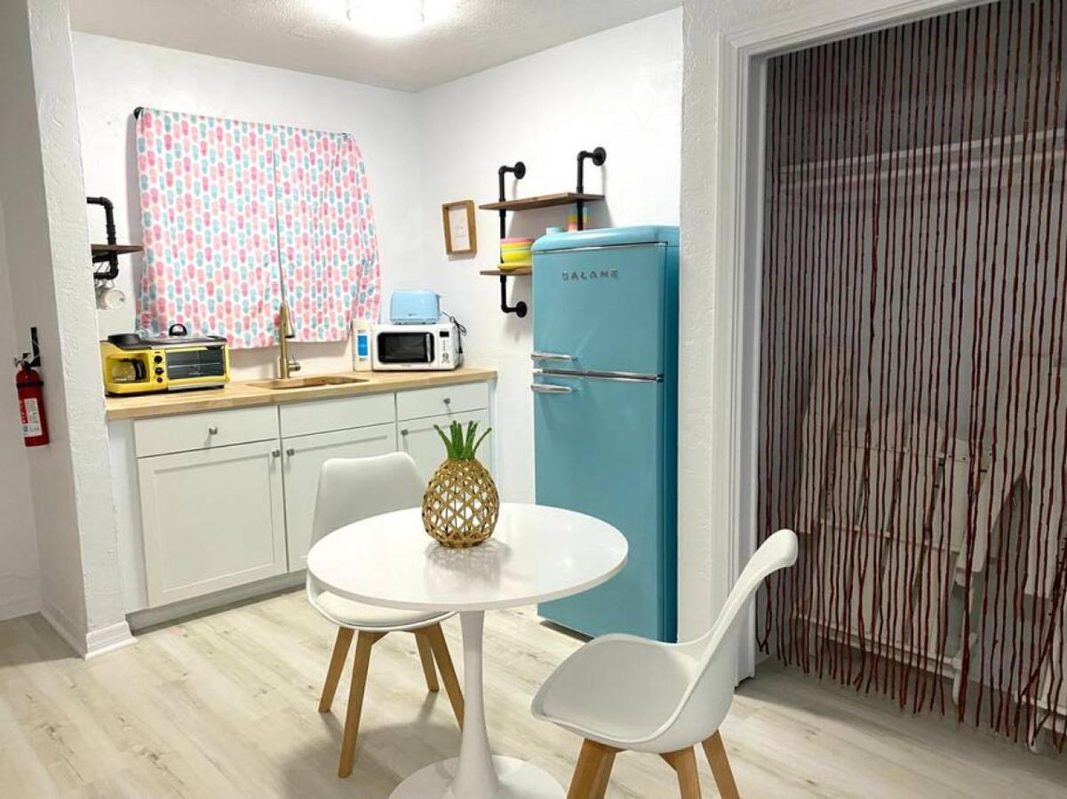 Pineapple Shores Retro 5 * Daytona Beach