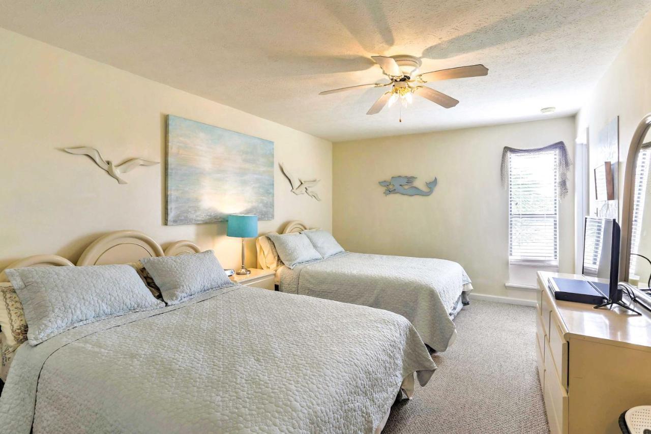 Pcb With Pool And Grill Access - Walk To Beach! Apartment *