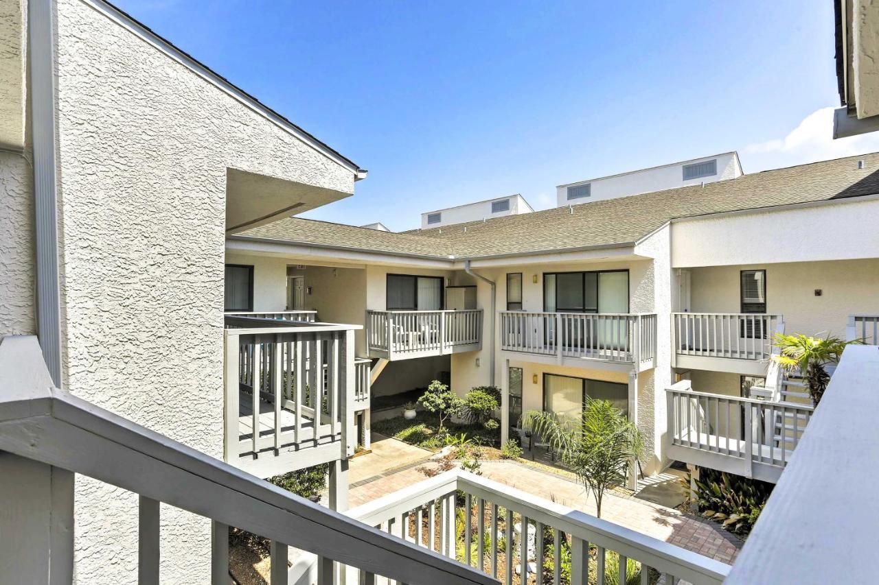 Pcb With Pool And Grill Access - Walk To Beach!